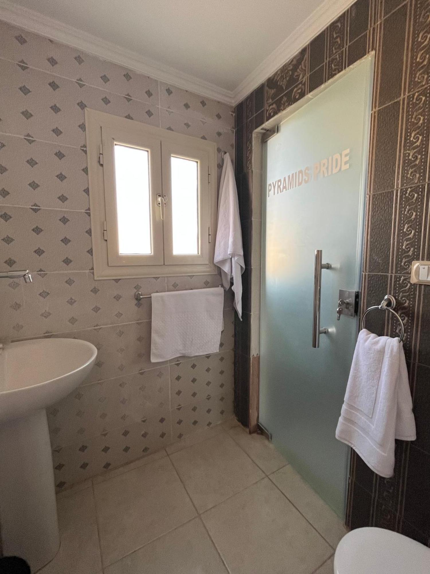 Pyramids Pride Inn Kafrat al Jabal Exterior photo