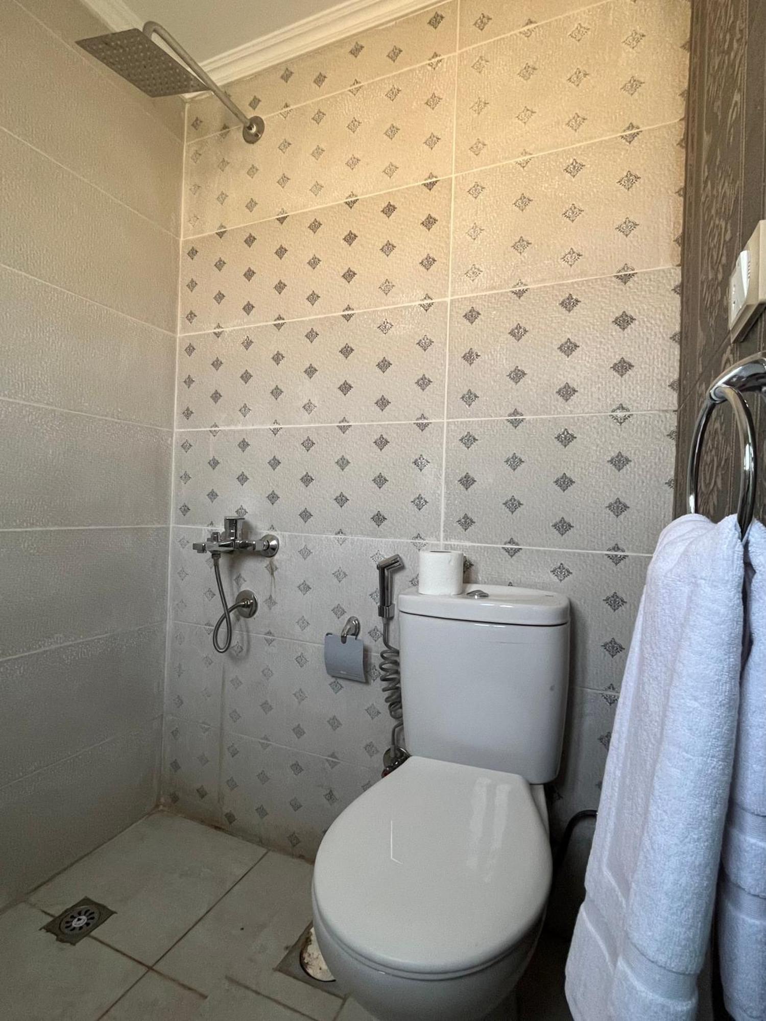 Pyramids Pride Inn Kafrat al Jabal Exterior photo